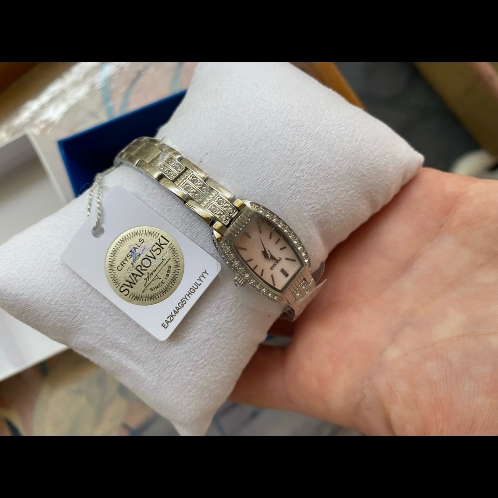 Pulsar Watch with Swarovski Crystals - Picture 7 of 10